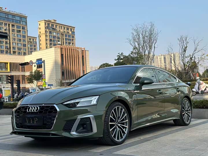 Фото 1 - Audi A5