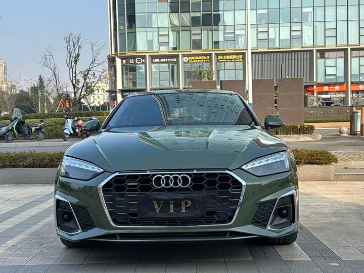 Фото 2 - Audi A5