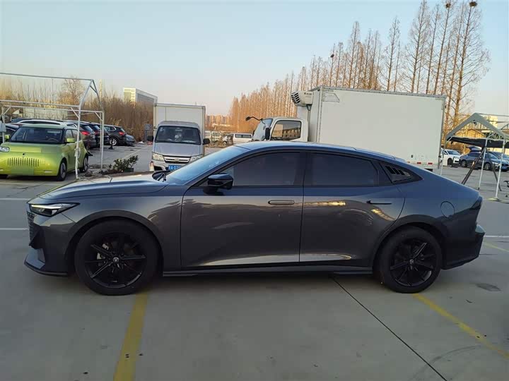 Фото 5 - Changan UNI-V