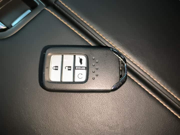 Фото 9 - Honda Avancier