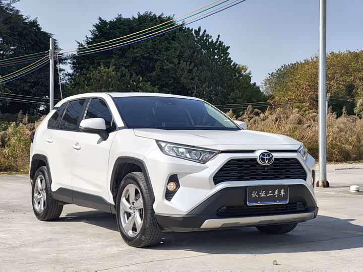 Фото 3 - Toyota RAV4