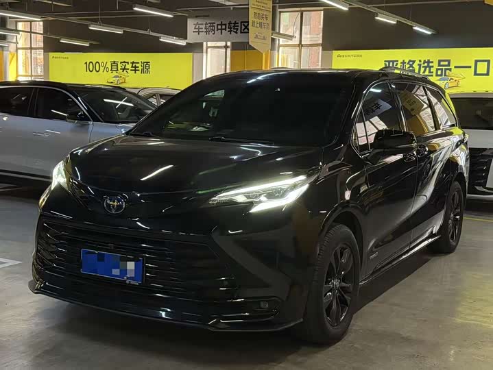 Фото 1 - Toyota Sienna