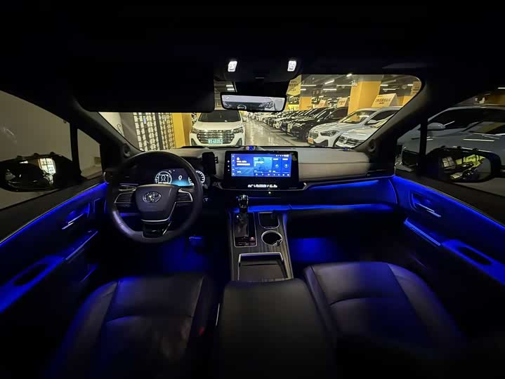 Фото 6 - Toyota Sienna