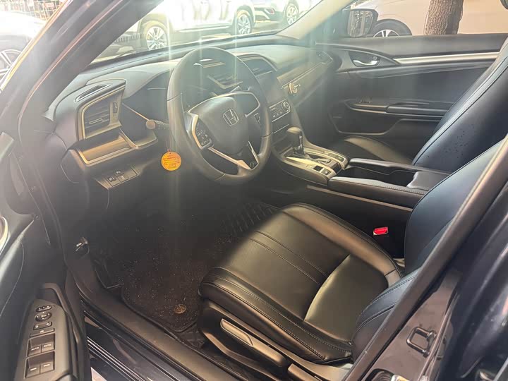 Фото 7 - Honda Civic