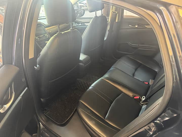 Фото 8 - Honda Civic