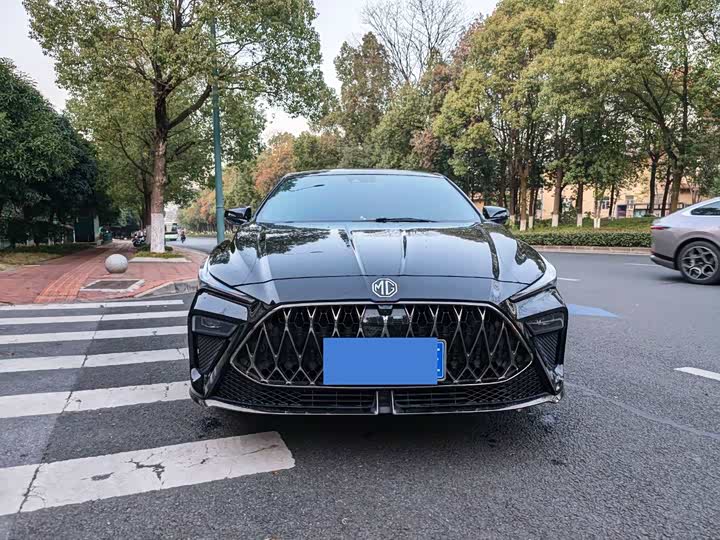 Фото 2 - MG Motor 5 Scorpio