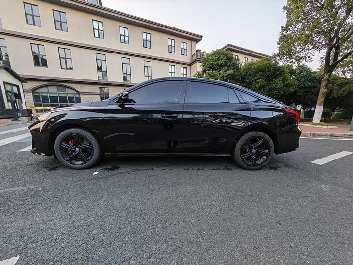 Фото 4 - MG Motor 5 Scorpio