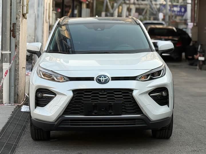 Фото 3 - Toyota Wildlander