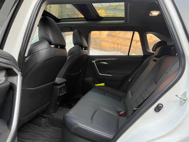 Фото 8 - Toyota Wildlander