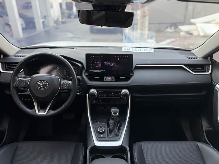 Фото 9 - Toyota Wildlander