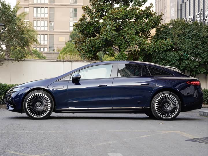 Фото 4 - Mercedes-Benz EQS AMG