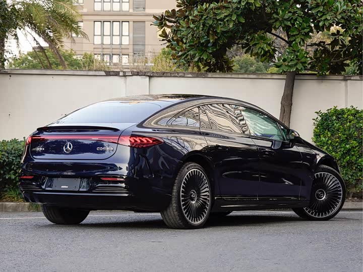 Фото 5 - Mercedes-Benz EQS AMG