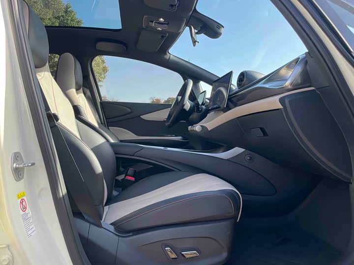 Фото 6 - BYD Dolphin