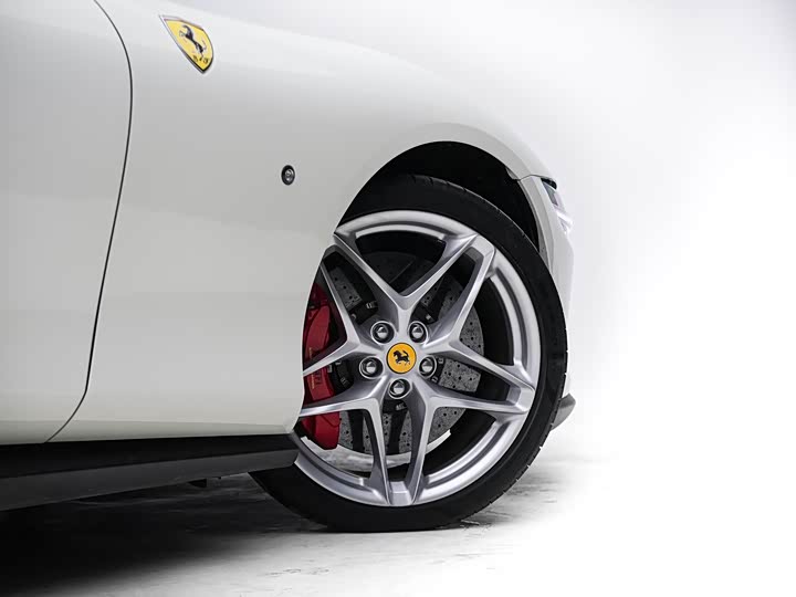 Фото 7 - Ferrari Roma