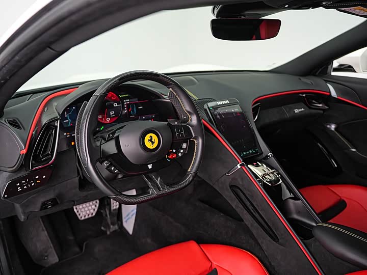 Фото 8 - Ferrari Roma