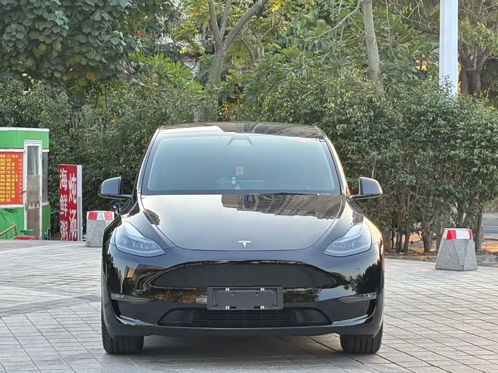 Фото 2 - Tesla Model Y