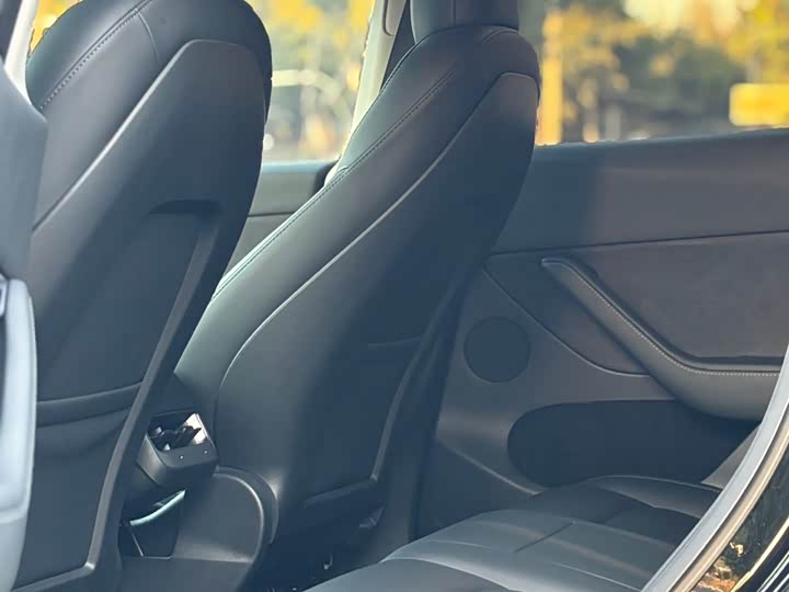 Фото 6 - Tesla Model Y