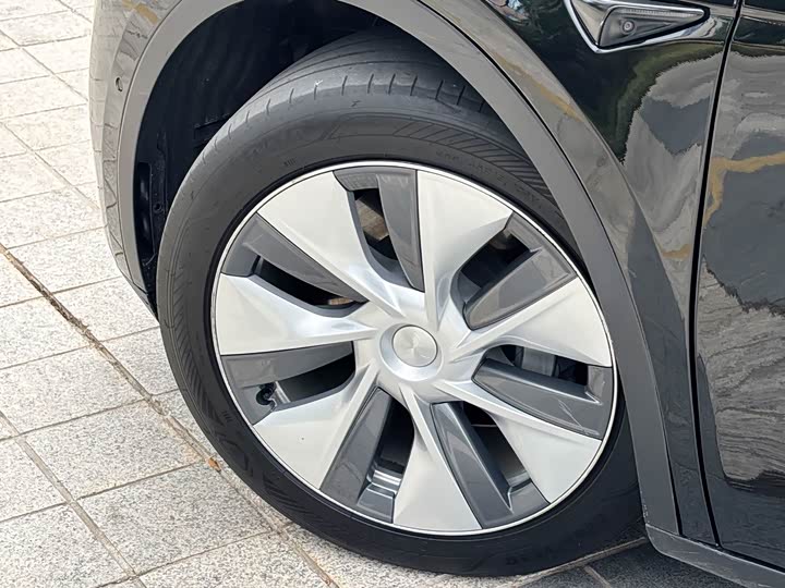 Фото 9 - Tesla Model Y