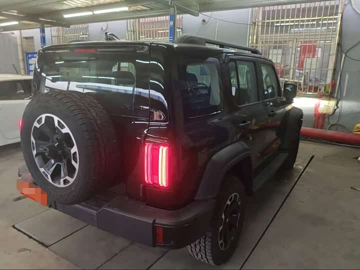 Фото 2 - Tank 300 Hybrid