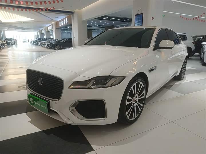 Фото 1 - Jaguar XF L