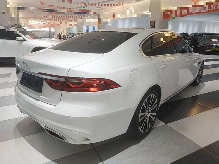 Фото 7 - Jaguar XF L