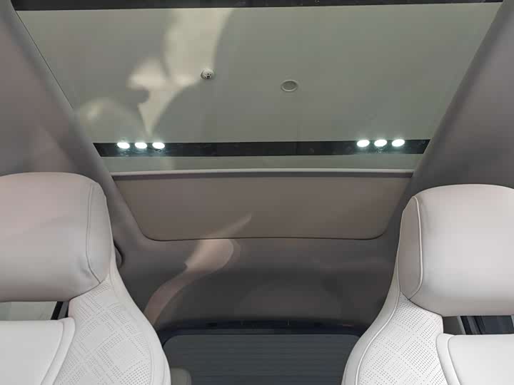 Фото 7 - BYD Yuan Up