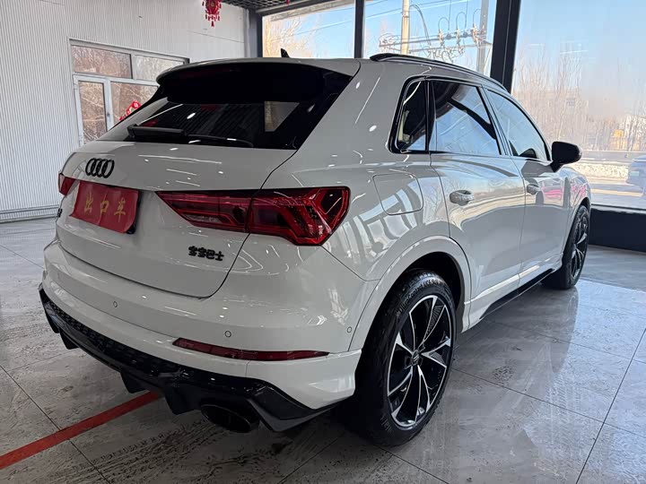 Фото 4 - Audi Q3