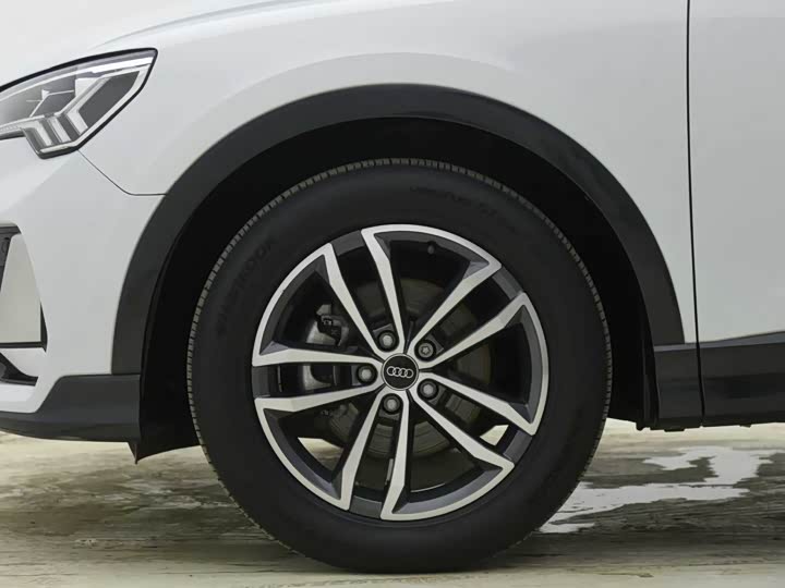 Фото 5 - Audi Q3