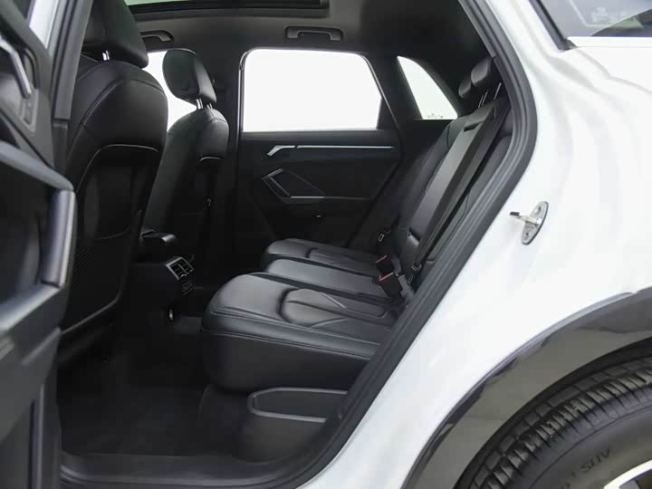 Фото 9 - Audi Q3