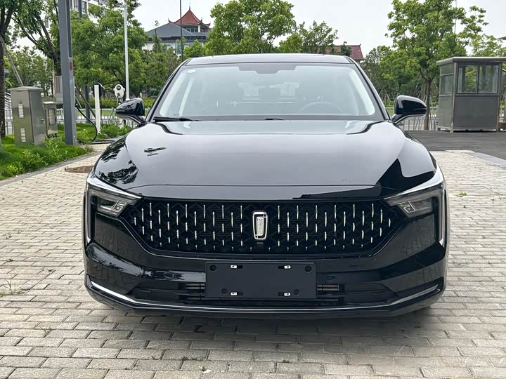 Фото 2 - Bestune B70