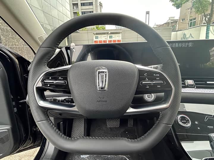 Фото 4 - Bestune B70