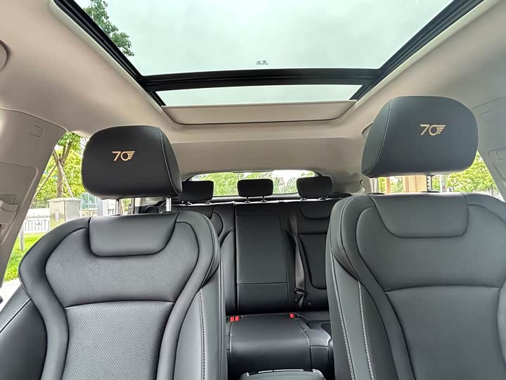 Фото 8 - Bestune B70