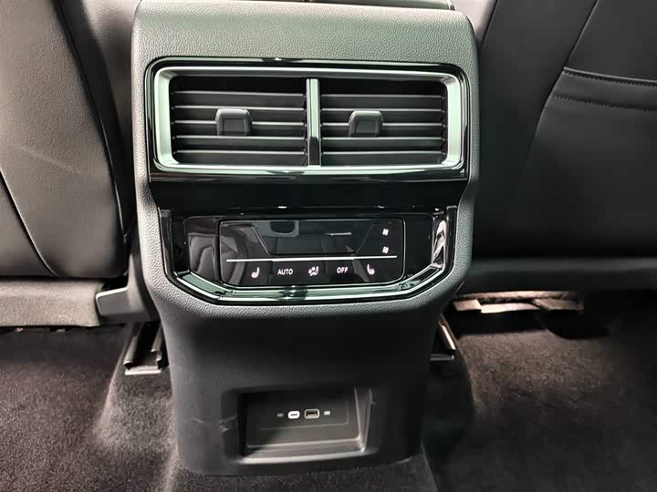 Фото 9 - Volkswagen Teramont X