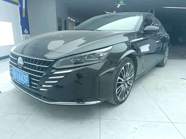 Фото 1 - Nissan Teana