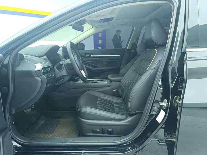 Фото 4 - Nissan Teana