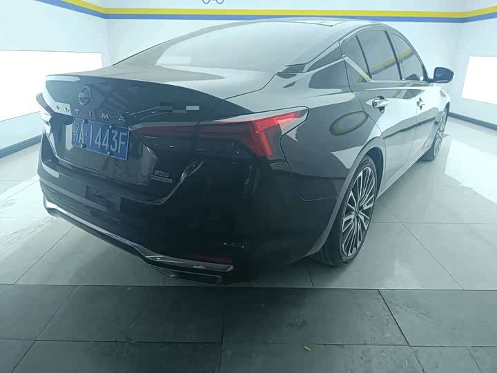 Фото 8 - Nissan Teana