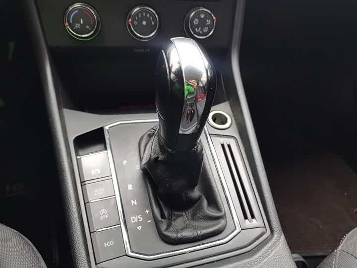 Фото 6 - Volkswagen Lavida