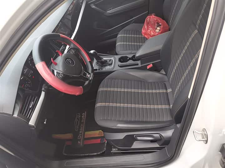 Фото 7 - Volkswagen Lavida