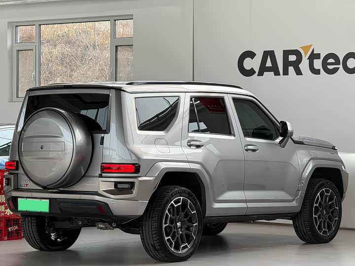 Фото 5 - Tank 700 Hybrid