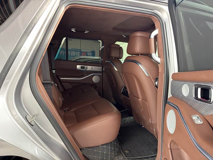 Фото 8 - Tank 700 Hybrid