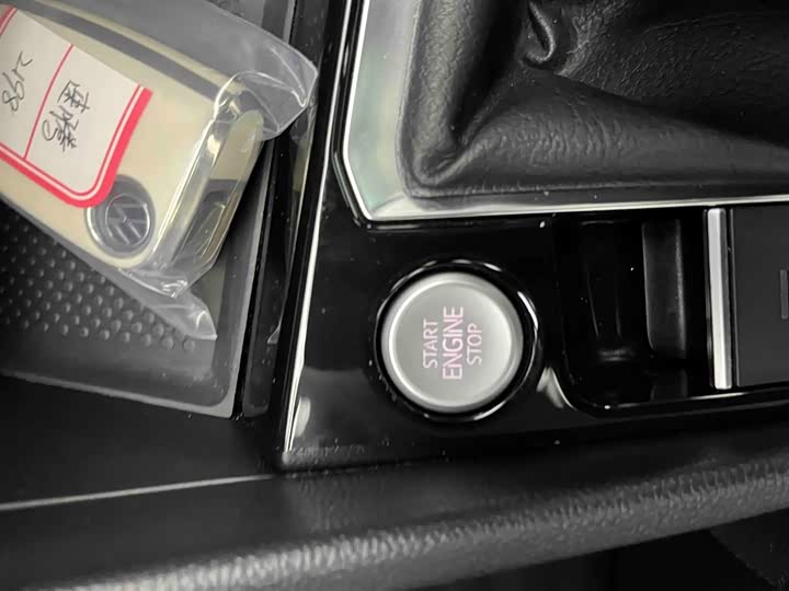 Фото 5 - Volkswagen Sagitar L