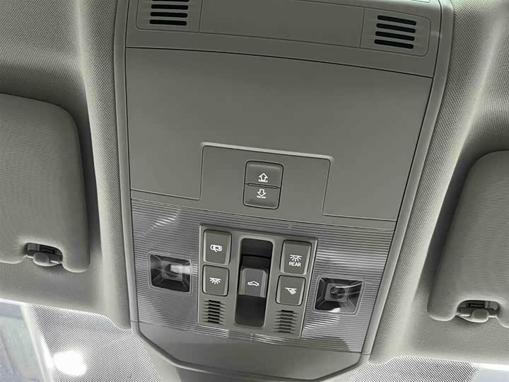 Фото 9 - Volkswagen Sagitar L