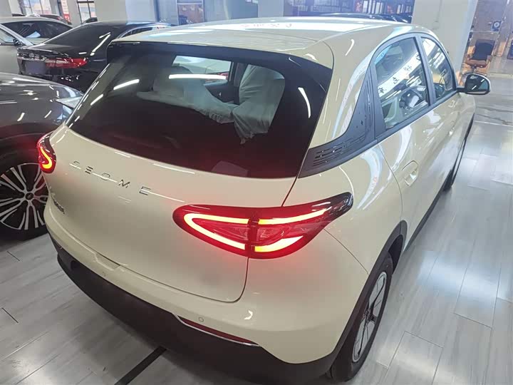 Фото 7 - Geely Galaxy Geome