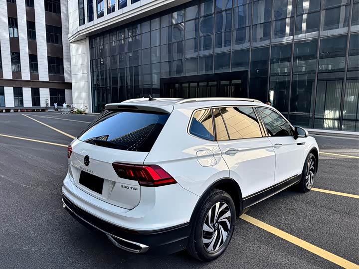 Фото 5 - Volkswagen Tiguan L Pro
