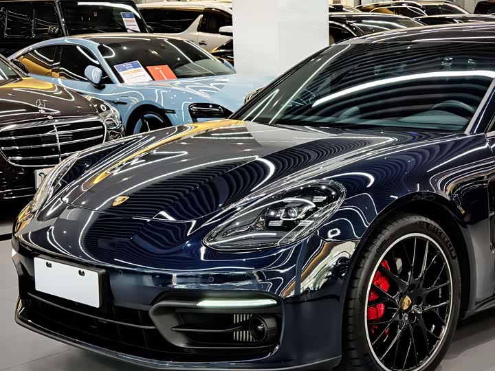 Фото 3 - Porsche Panamera