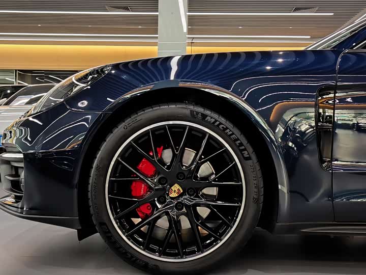 Фото 4 - Porsche Panamera