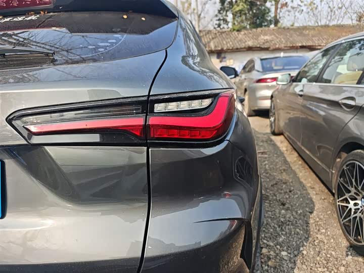 Фото 8 - Changan Oshan X5