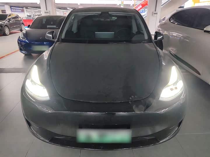 Фото 3 - Tesla Model Y