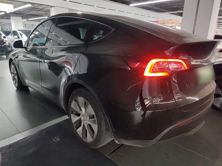 Фото 5 - Tesla Model Y