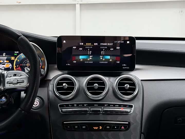 Фото 8 - Mercedes-Benz GLC-Class AMG